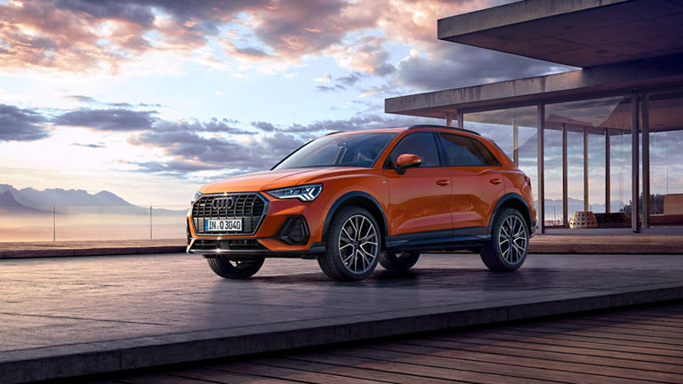  Audi Q3 side view