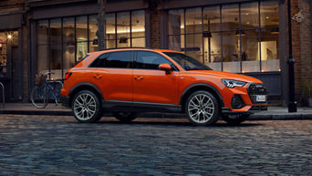 side view Audi Q3