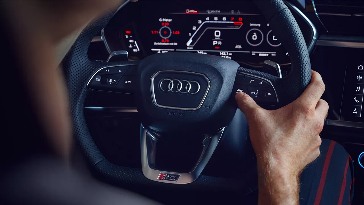 Nærbilde av ratt på en Audi