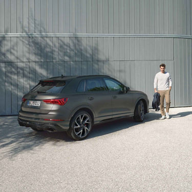 Side rear view Audi RS Q3
