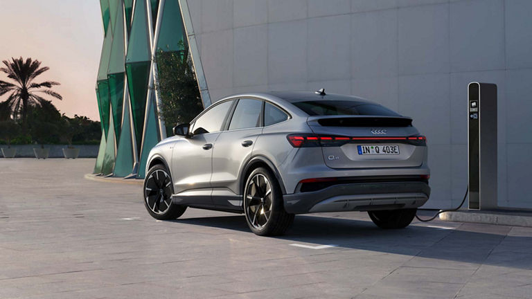Audi Q4 e-tron Sportback bagfra