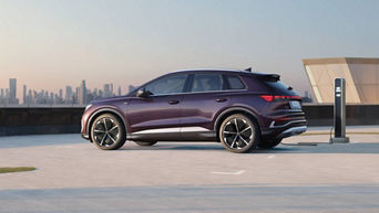 side view Audi Q4 e-tron