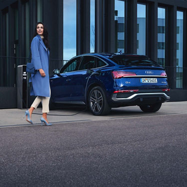Top view Audi Q5 TFSI e