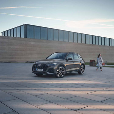 Audi Q5 side view 