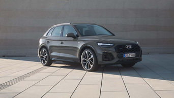 Side view Audi Q5