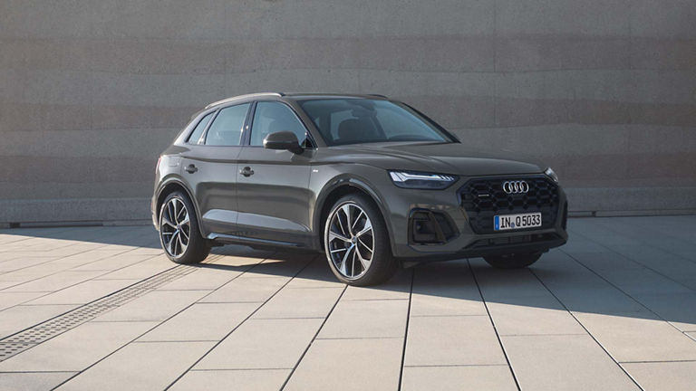 Frontal side view Audi Q5