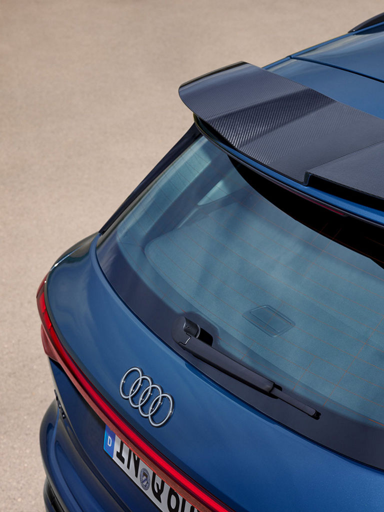 Foto del spolier de techo del 100% eléctrico Audi Q6 e-tron. 