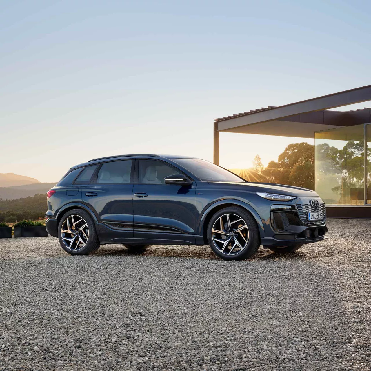 Q6 e-tron SUV von der Seite