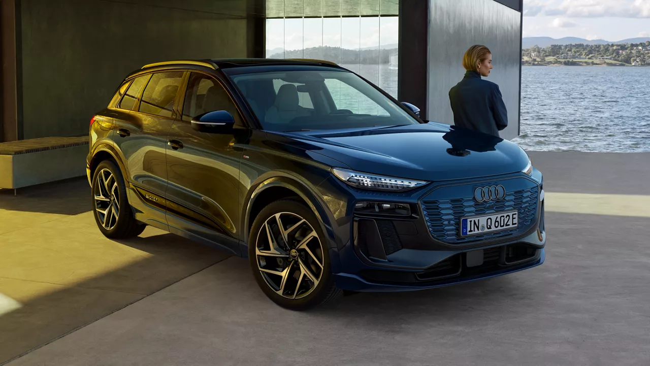 Seitliche Frontansicht Audi Q6 SUV e-tron
