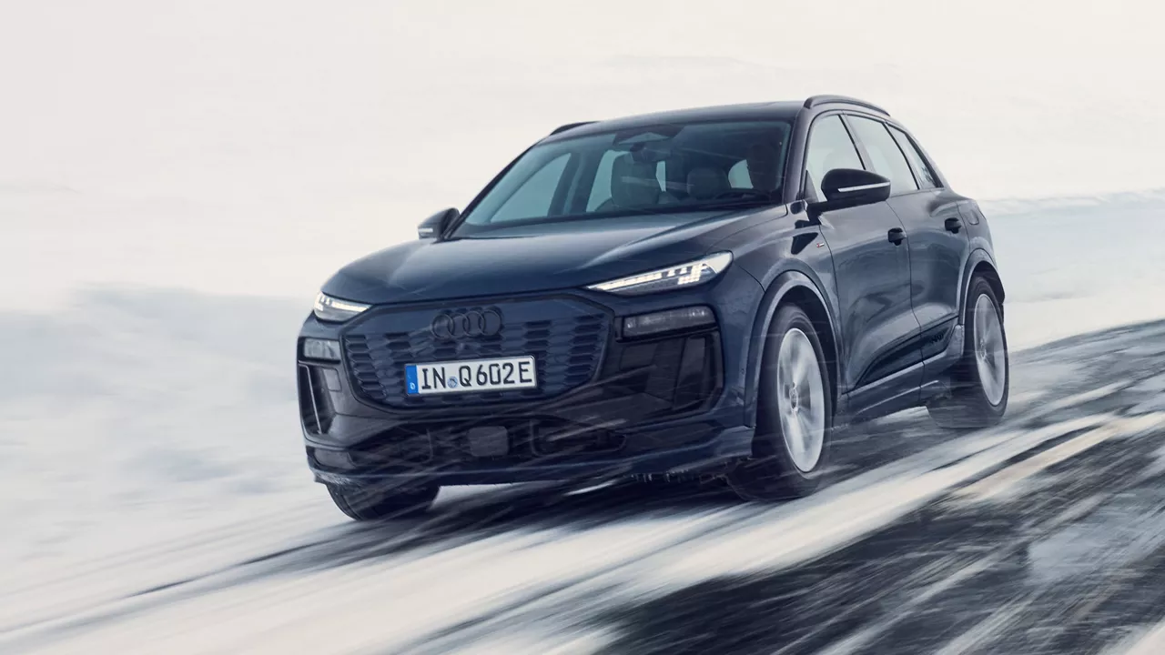 Seitliche Frontansicht Audi Q6 SUV e-tron