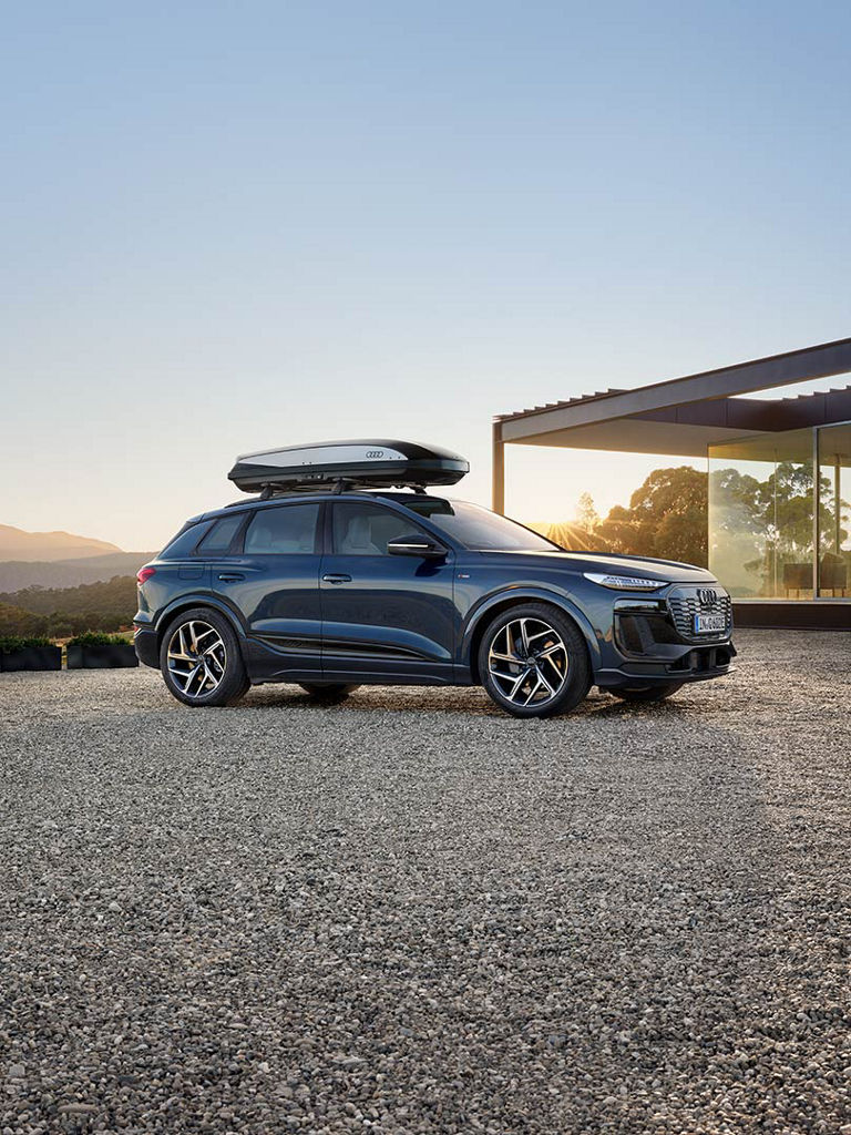 Audi Q6 SUV e-tron mit Dachbox