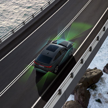Audi Q6 Sportback e-tron Top ansicht mit Assistenzsysteme