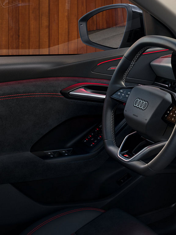 Soft-touch operation Audi SQ6 SUV e-tron