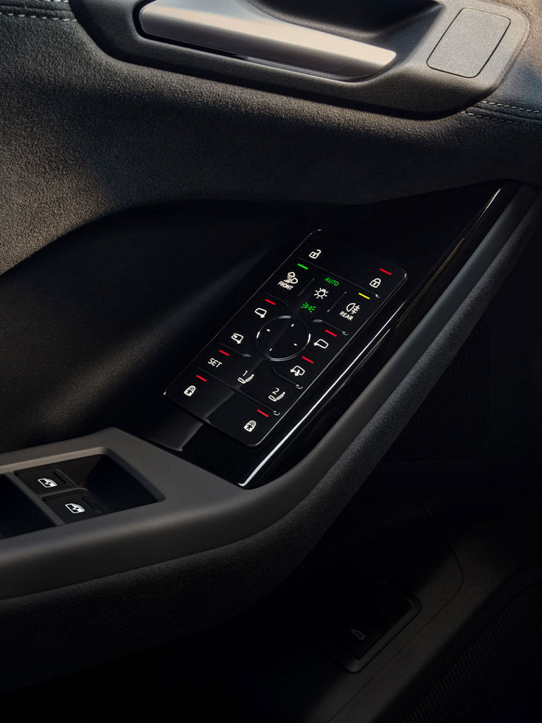 Soft-touch operation in the door