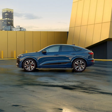 Sporty silhouette of the Audi SQ6 Sportback e-tron