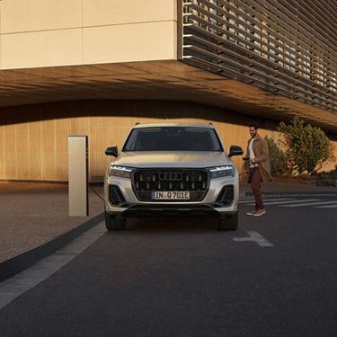 Audi Q7 TFSI e widok z przodu