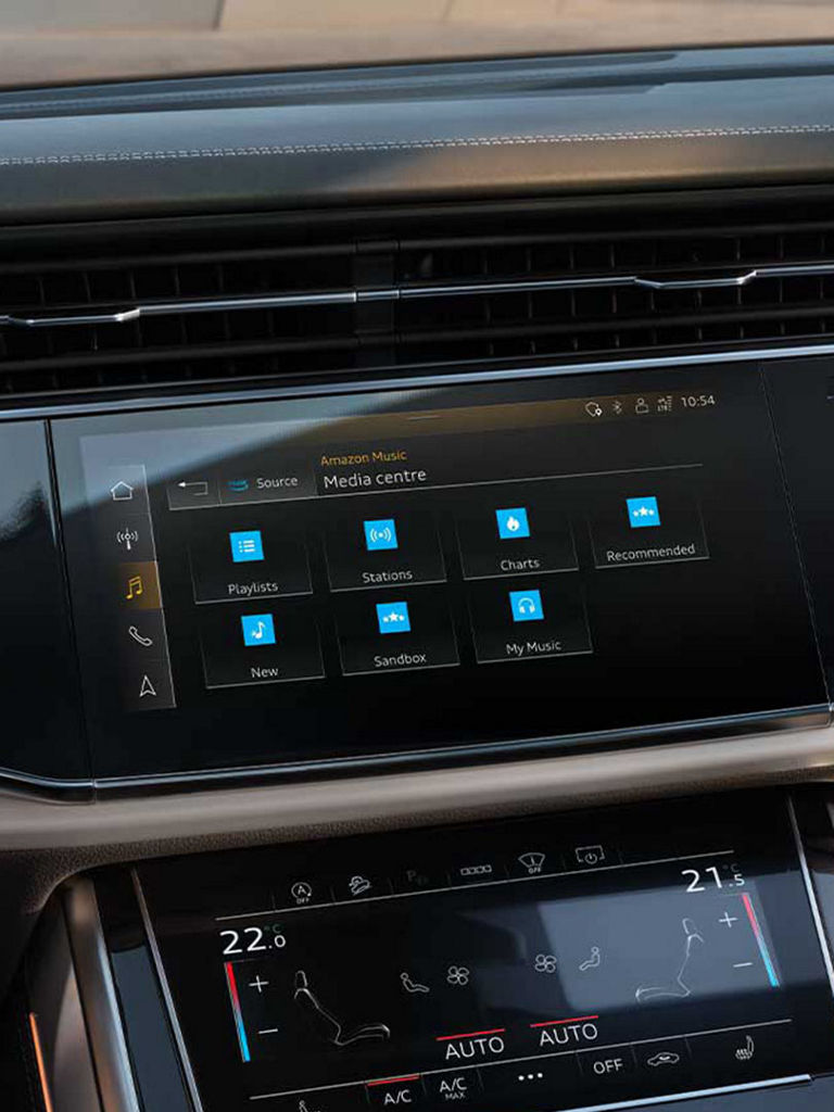 Foto de Amazon Music integrado en el sistema MMI de un Audi. 
