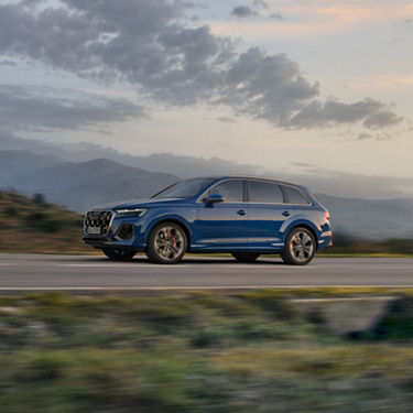 Vista dinamica di Audi Q7 SUV