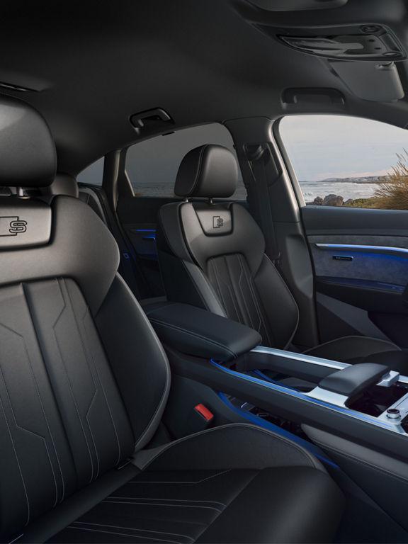 Foto de los asientos de un Audi Q8 e-tron personalizado con Audi exclusive.