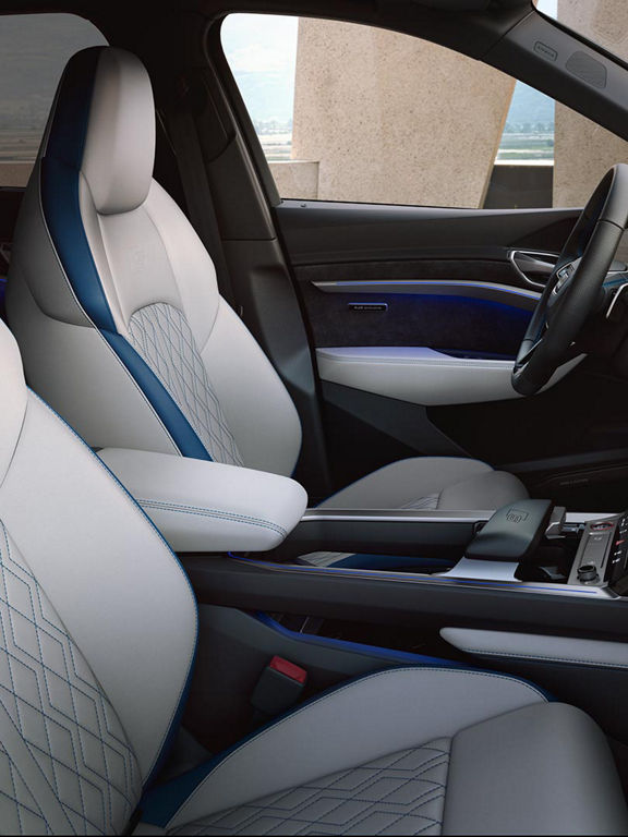 vista cockpit Audi SQ8 e-tron, Audi exclusive