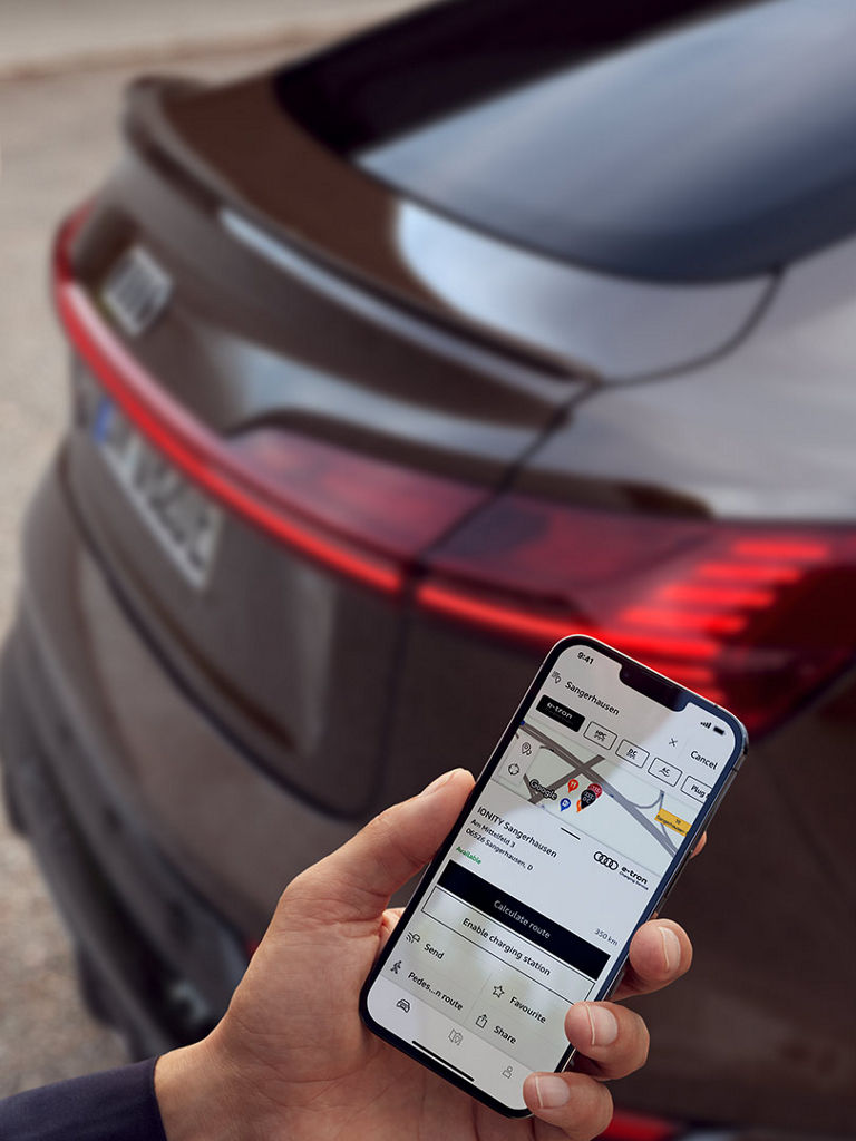 Smartphone shows the myAudi App