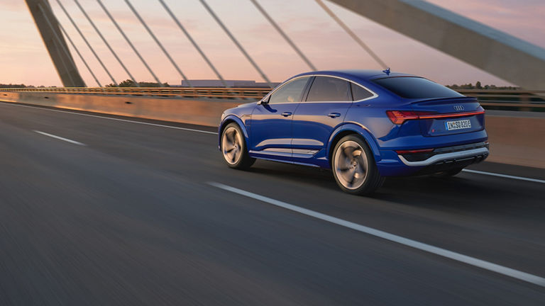 Side view of the Audi Q8 Sportback e-tron