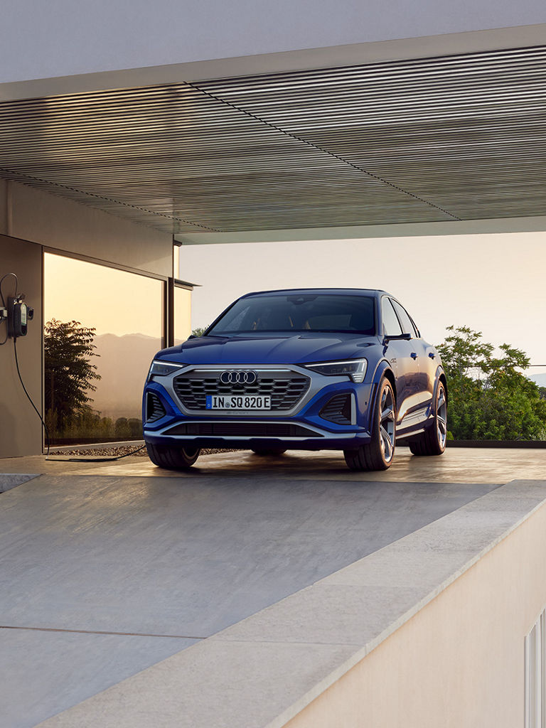 Front view of the Audi SQ8 Sportback e-tron