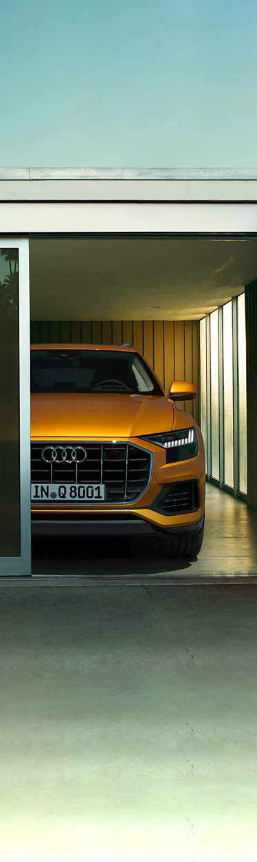 Dynamic rear view Audi Q8 
