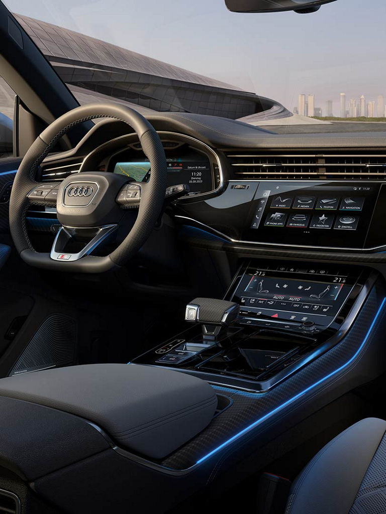 Cockpit view Q8 SUV