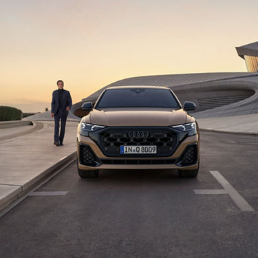 Audi Q8 SUV’nin önden görünümü