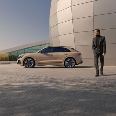 Seitliche Ansicht Audi Q8 SUV