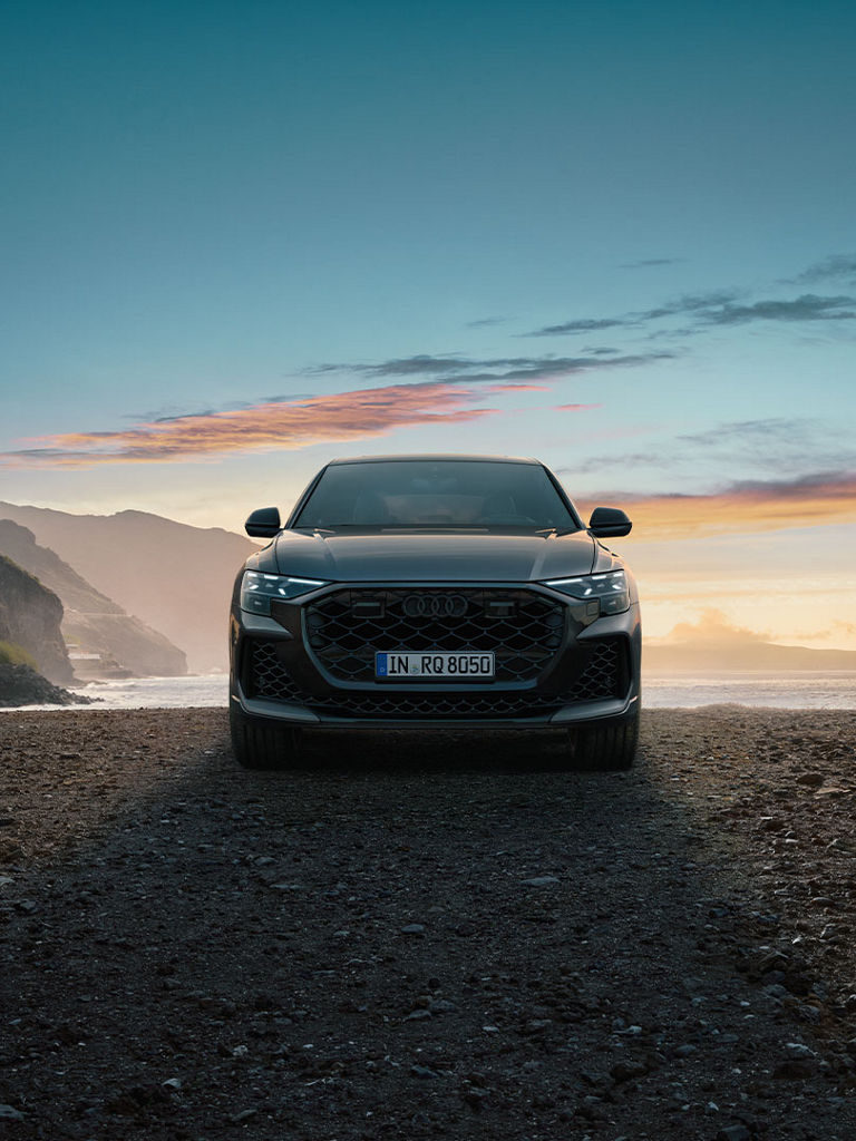 Audi RS Q8 front view