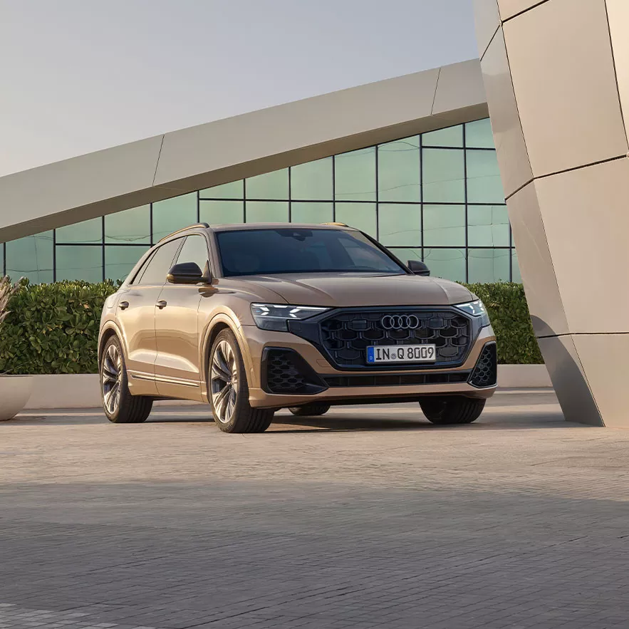 Side view Audi Q8 SUV