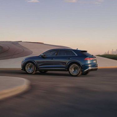 Side view Audi SQ8 SUV 