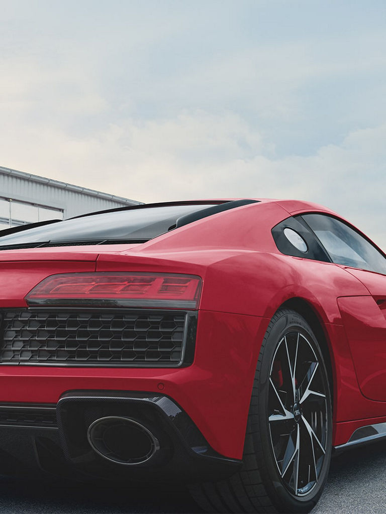  Vista trasera del Audi R8 Coupé V10 Performance RWD y su doble salida de escape. 