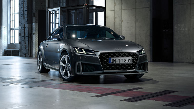 Audi TT Coupé front sideview