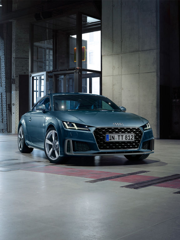 Foto de un Audi TT Coupé con Audi exclusive.