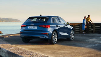 A3 Sportback steht am Wasser