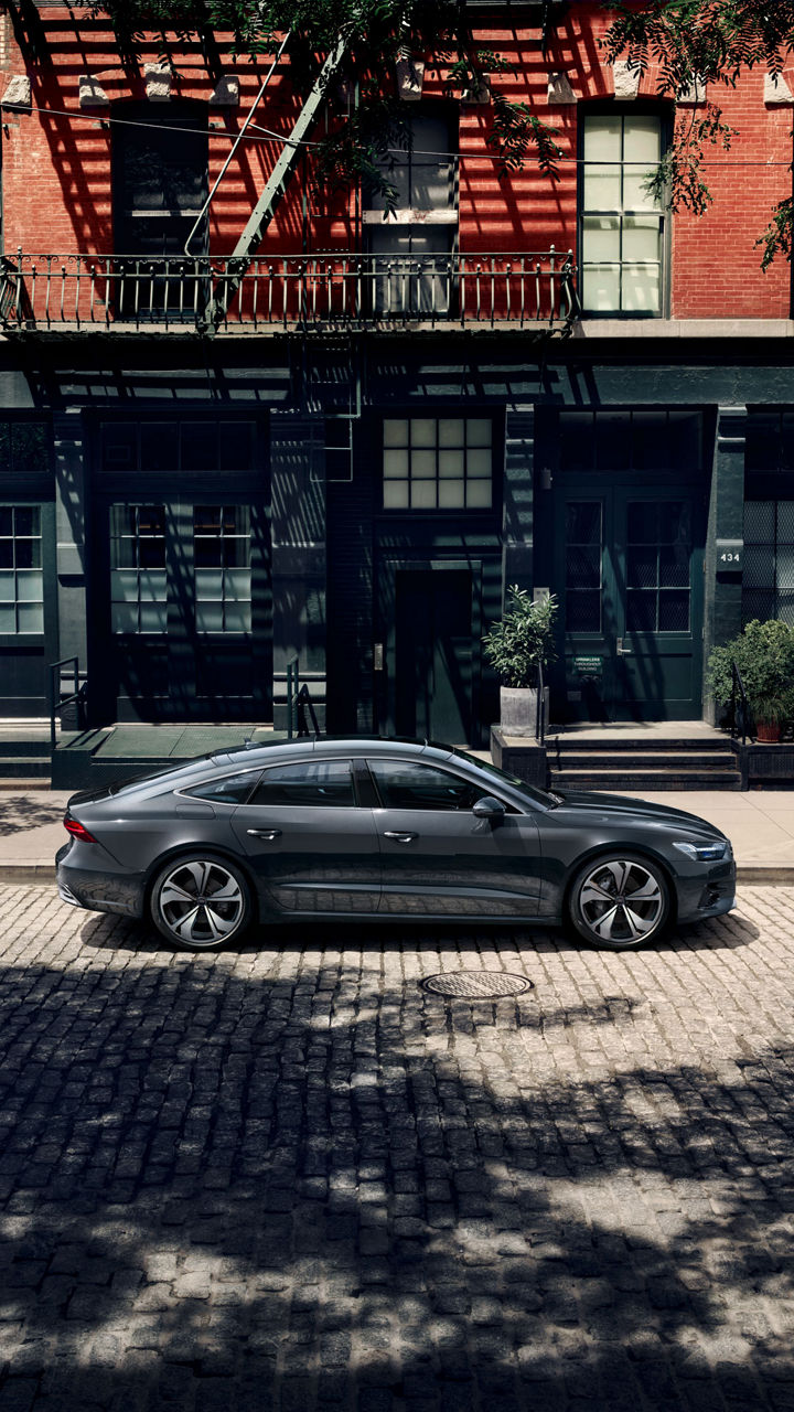Audi A7 Sportback steht in der Stadt