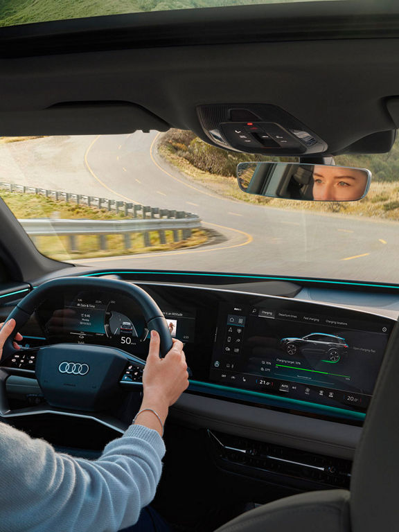 Display view cockpit Audi Q6 SUV e-tron