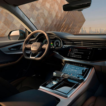 Audi Q8 SUV TFSI e interior