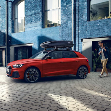 Portaequipaje negro accesorio Audi sobre un Audi A1 Sportback