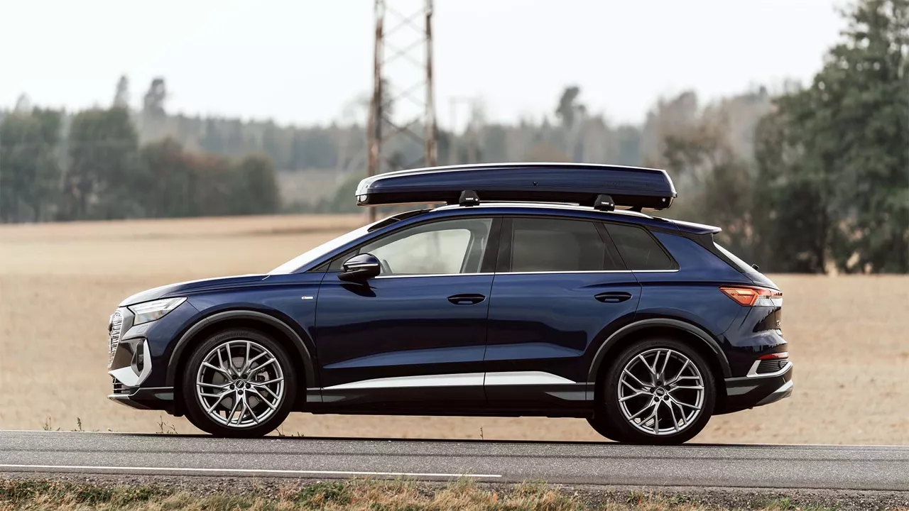 Audi Q4 e-tron med takboks