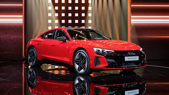 Audi e-tron GT: elektromobilność w&nbsp;emocjonującym wydaniu 