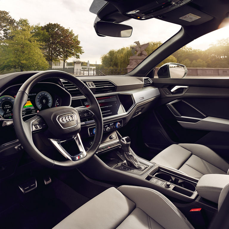 Audi Q3 TFSI e cockpit 