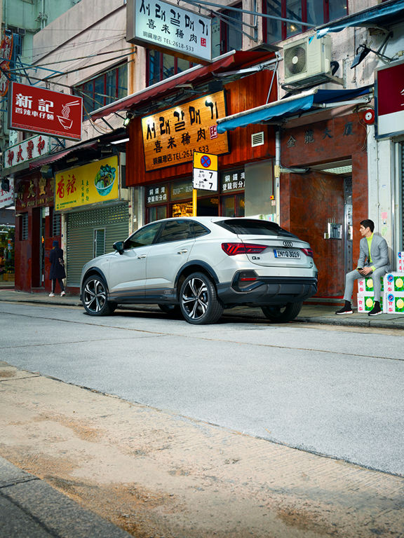 Lateral front view Audi Q3 Sportback