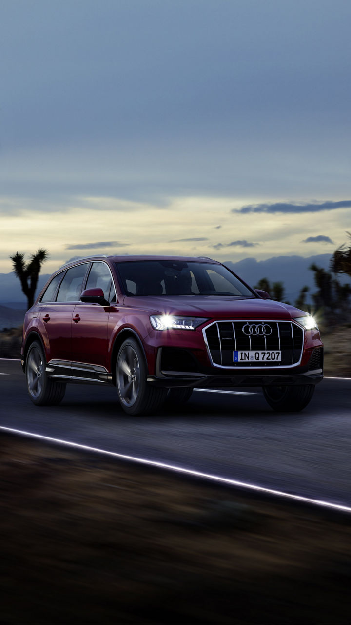 Audi Q7 rear view