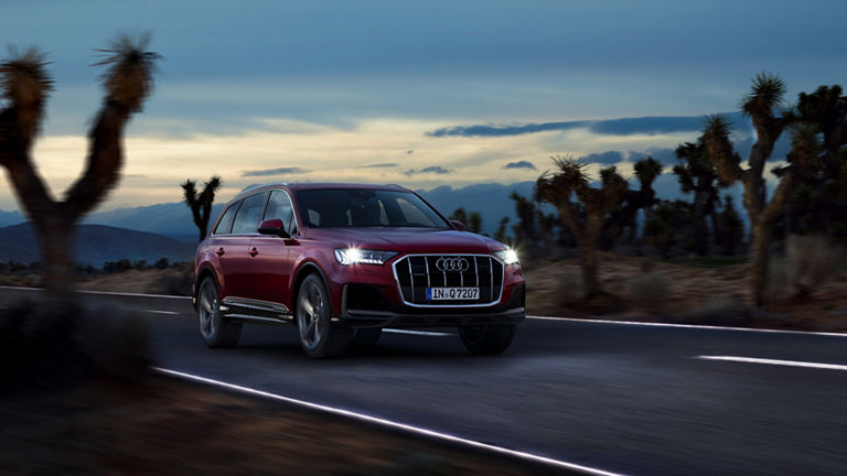 Audi Q7 rear view