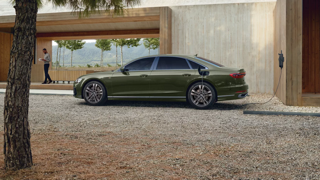 Audi A8 L TFSI e
