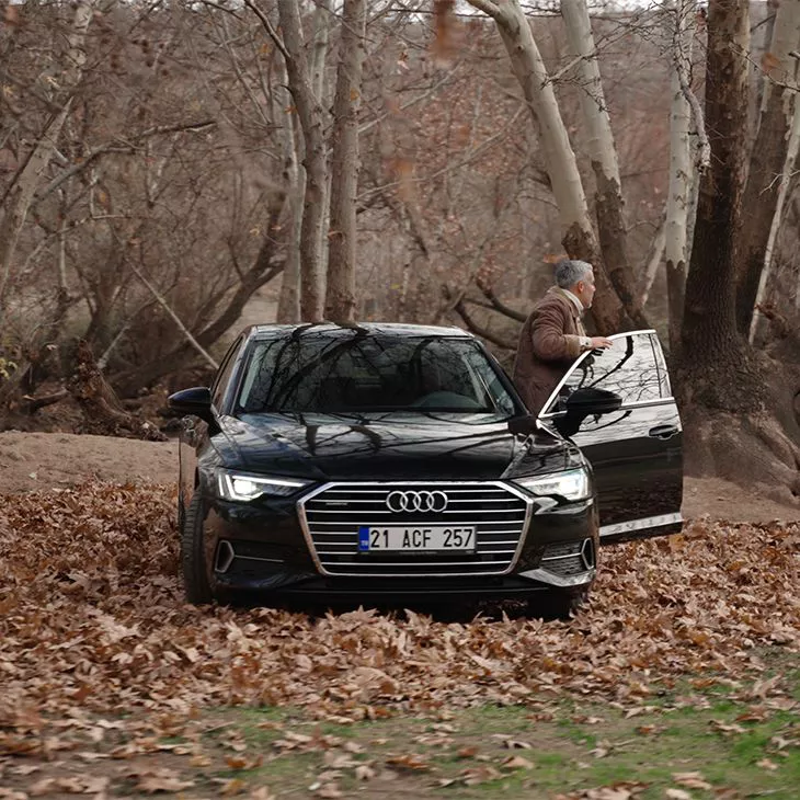 Emir Ersoy, Audi A6 ile. Diyarbakır,2022.